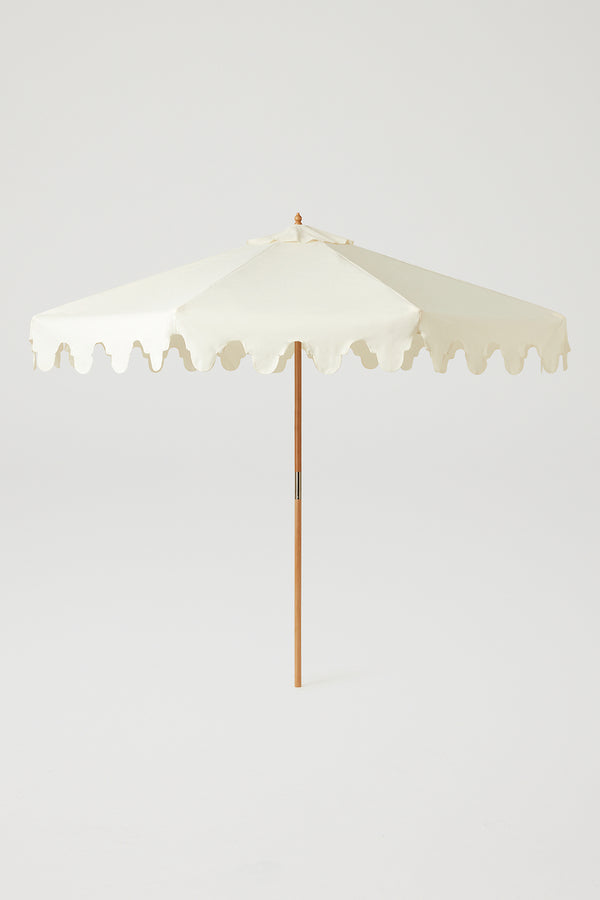 SCALLOPED EDGE OUTDOOR UMBRELLA